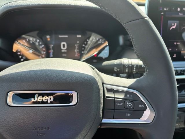 New 2026 Red Hot Pearlcoat Jeep Latitude image 26