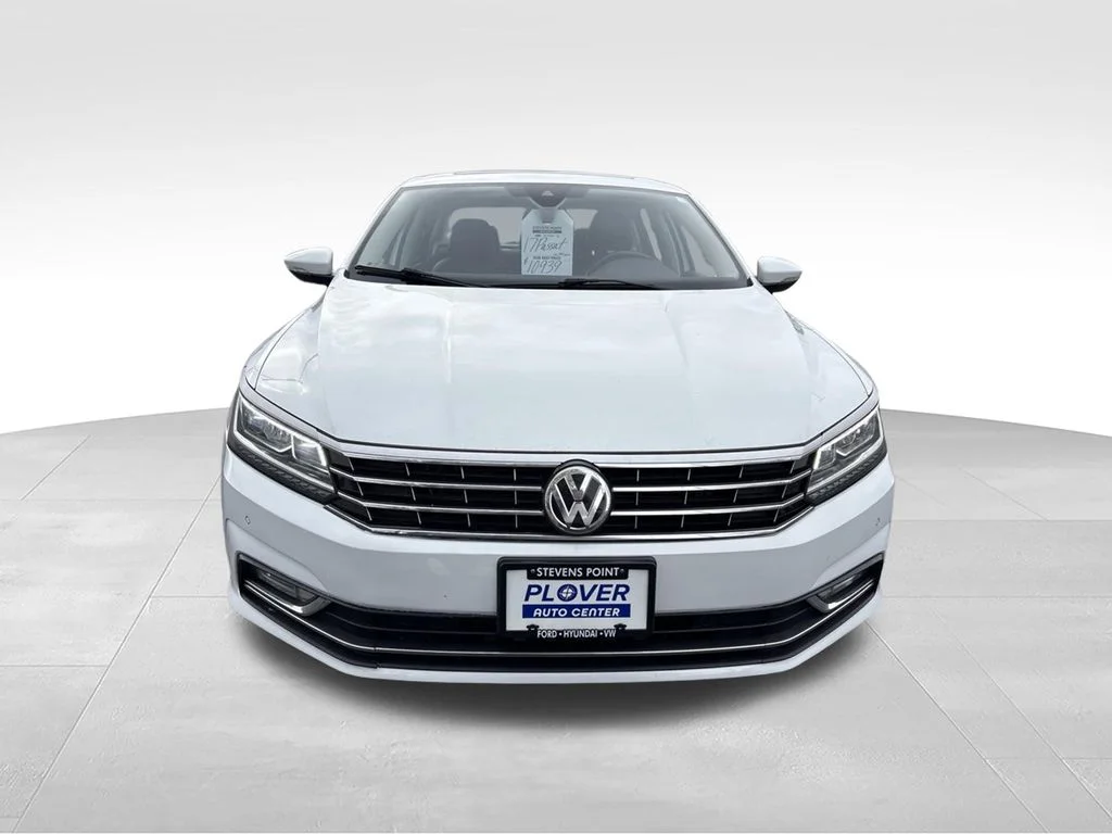 Used 2017 Pure White Volkswagen SEL Premium image 9