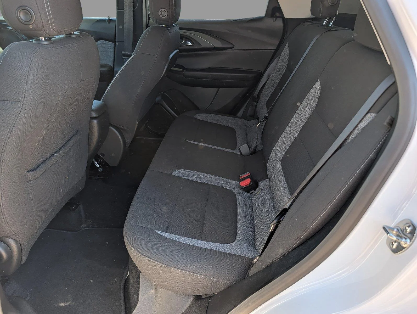 Used 2025 Summit White Chevrolet LT image 31