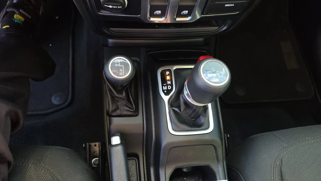 Used 2019 Green Jeep Sport S image 22