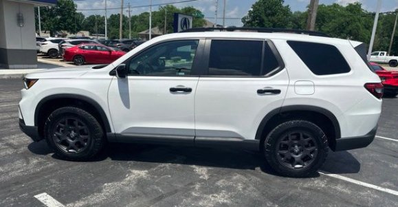 Used 2025 Platinum White Pearl Honda TrailSport image 6
