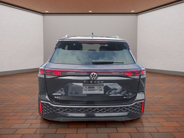 Certified Used 2025 Deep Black Pearl Volkswagen 2.0T SEL R-Line image 33