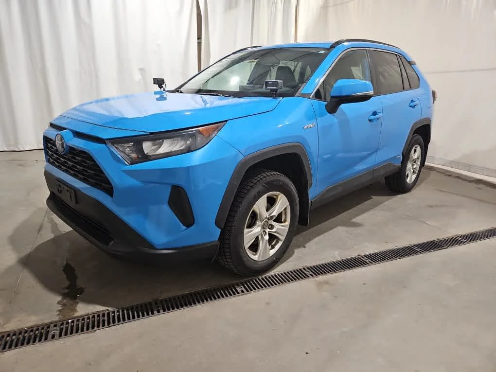 2020 Toyota RAV4 Hybrid LE AWD's photo