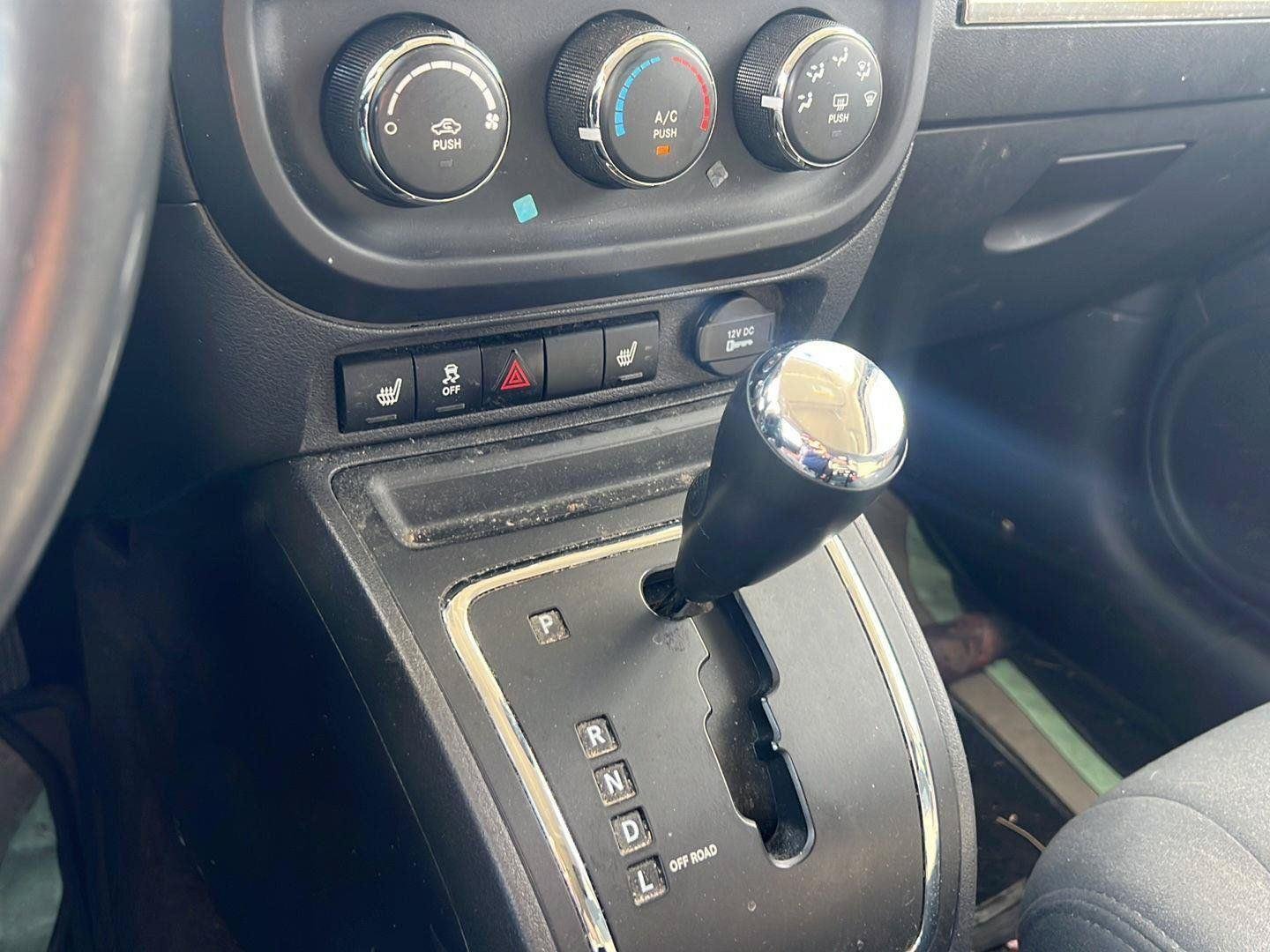 Used 2017 Black Clearcoat Jeep Latitude image 13