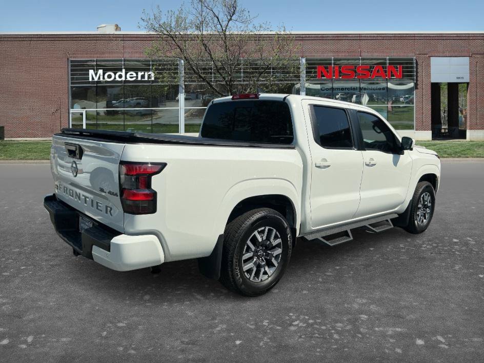 Certified Used 2025 Glacier White Nissan SL image 4