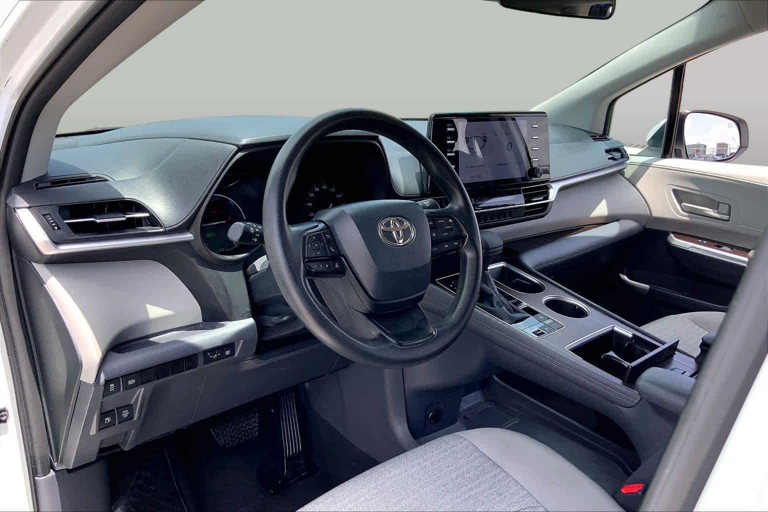 Used 2023 Ice Cap Toyota LE image 17