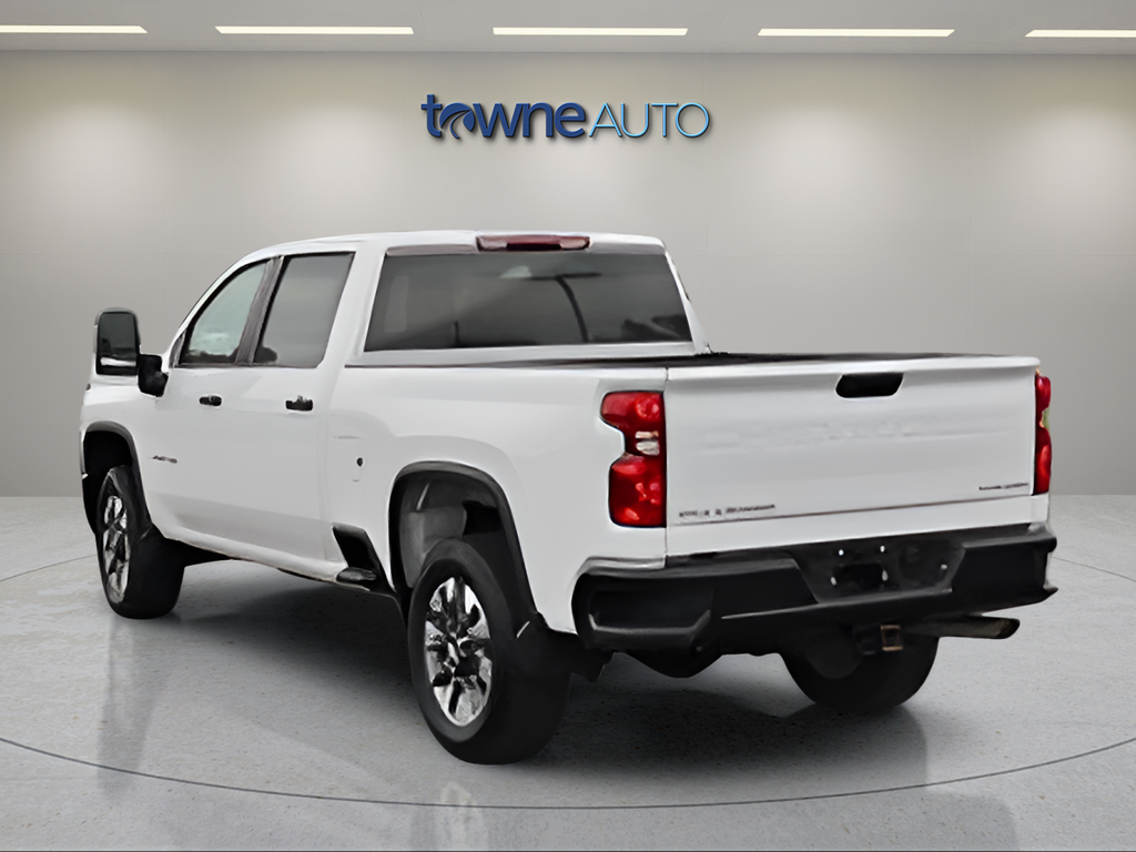 Used 2025 White Chevrolet Custom image 5