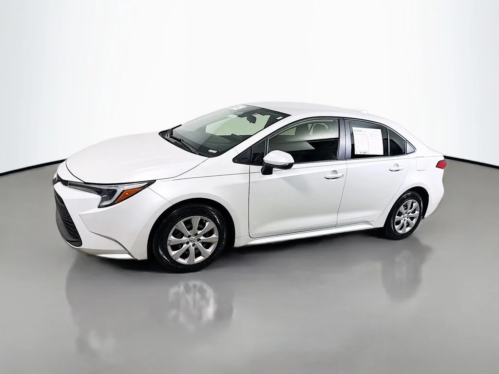 Used 2024 Wind Chill Pearl Toyota Hybrid LE image 3