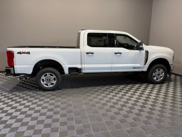 New 2026 Oxford White Ford F-250® XLT image 7