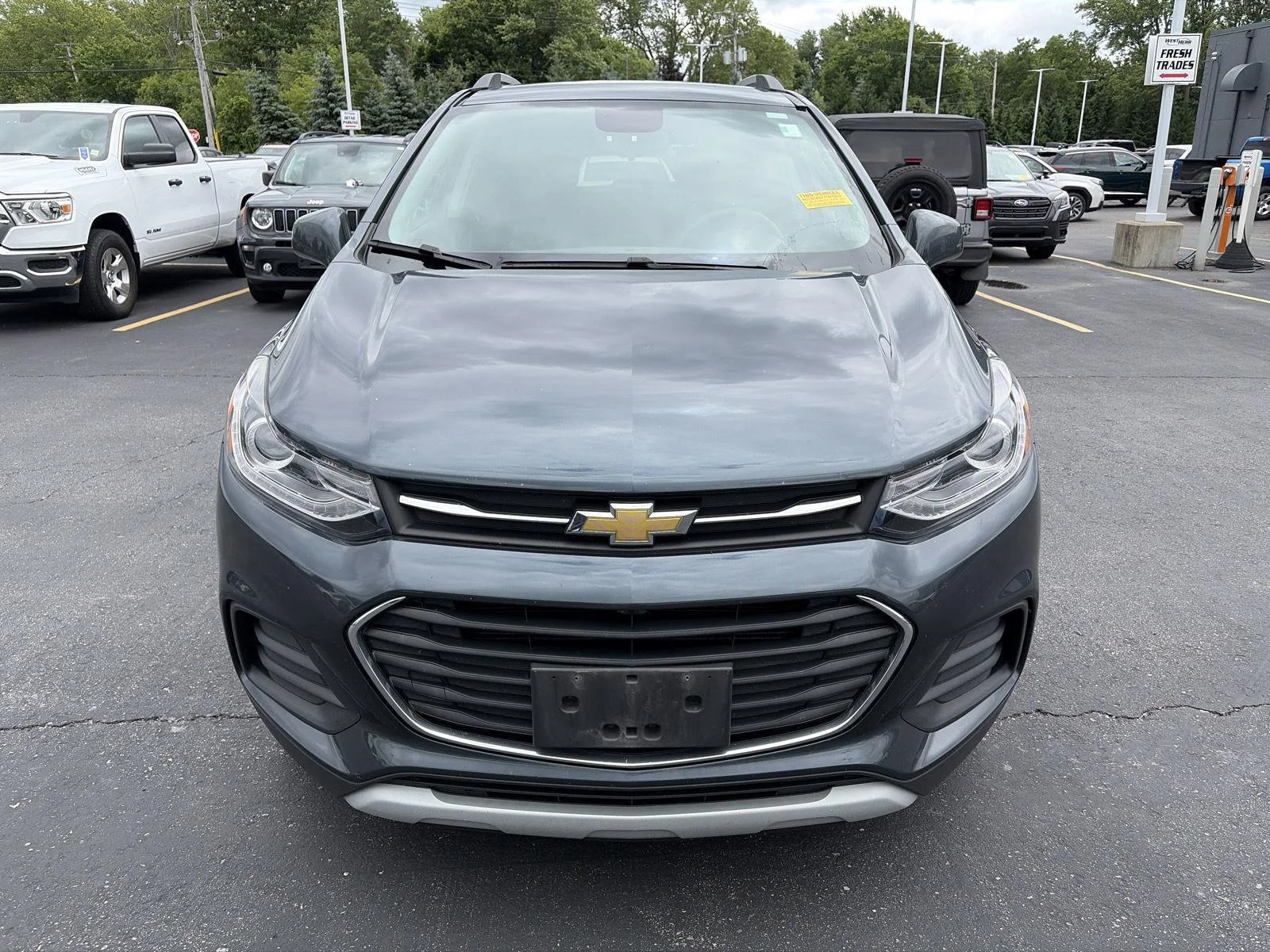 Used 2021  Chevrolet  image 2
