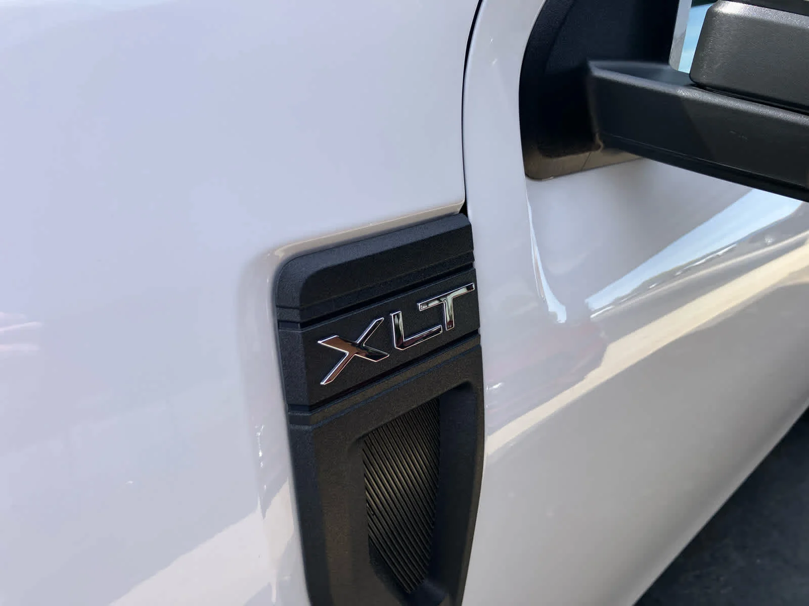New 2026 Oxford White Ford XLT image 6