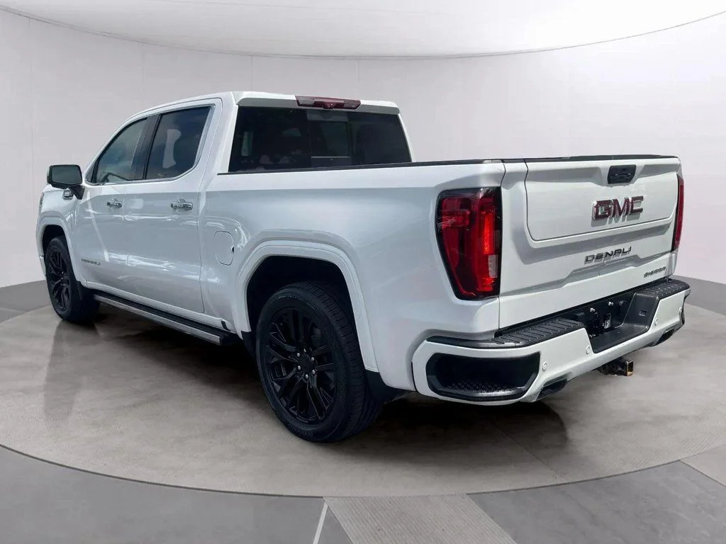 Used 2020 White Frost Tricoat GMC Denali image 3