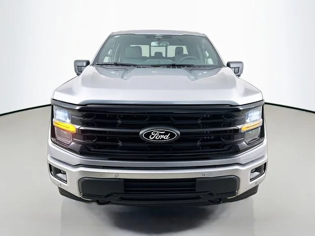 New 2026 Iconic Silver Metallic Ford XLT image 2