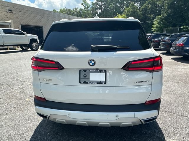 Used 2021 White BMW xDrive40i image 6