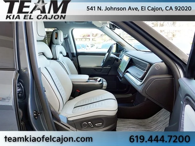 Used 2026  Rivian  image 13