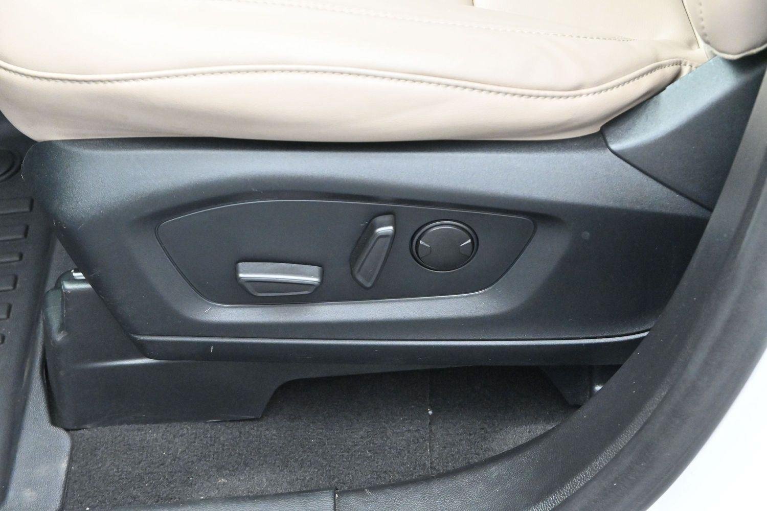 Used 2023 Oxford White Ford XLT image 15