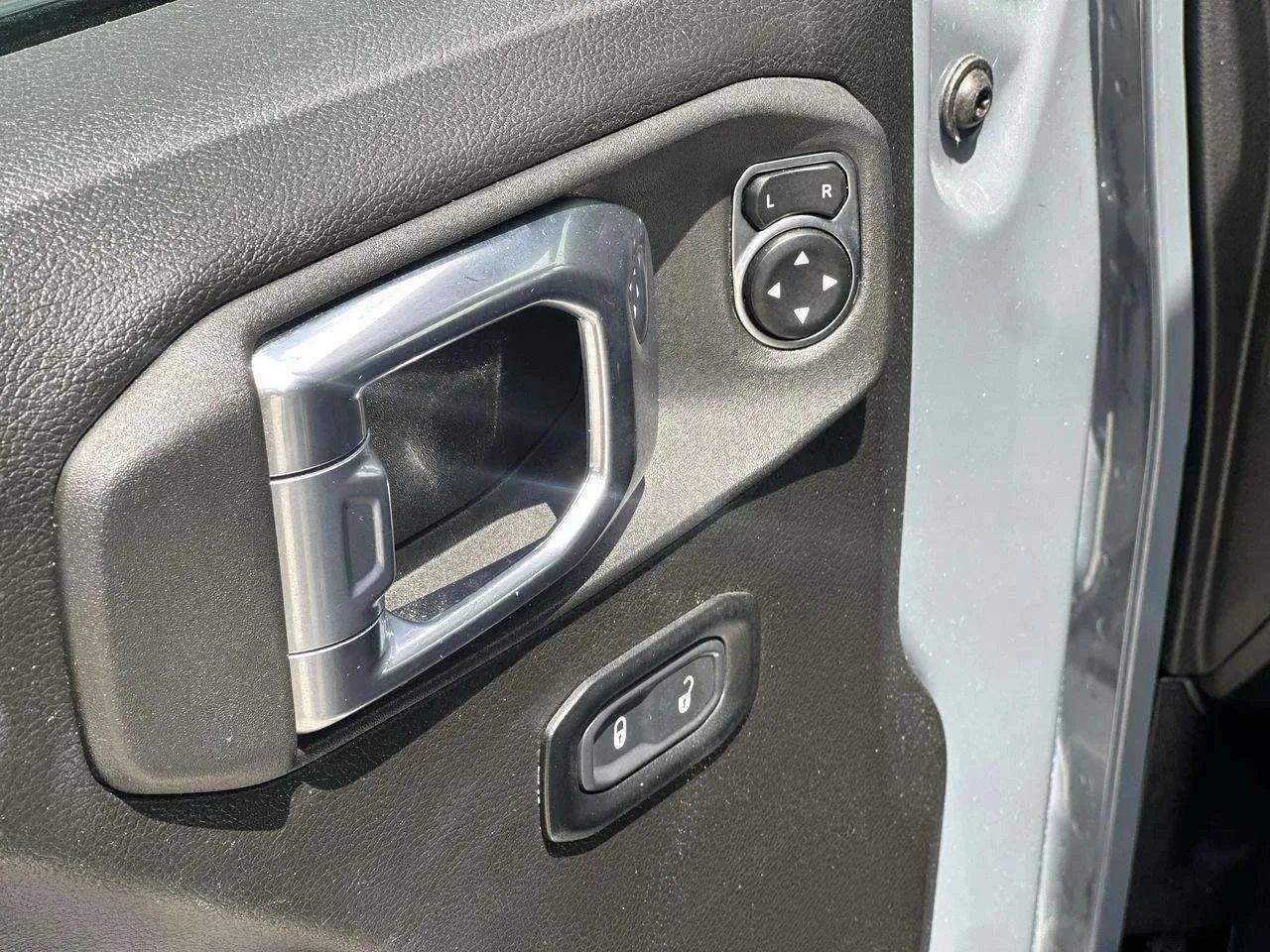 Used 2024 Anvil Clear Coat Jeep Rubicon image 23