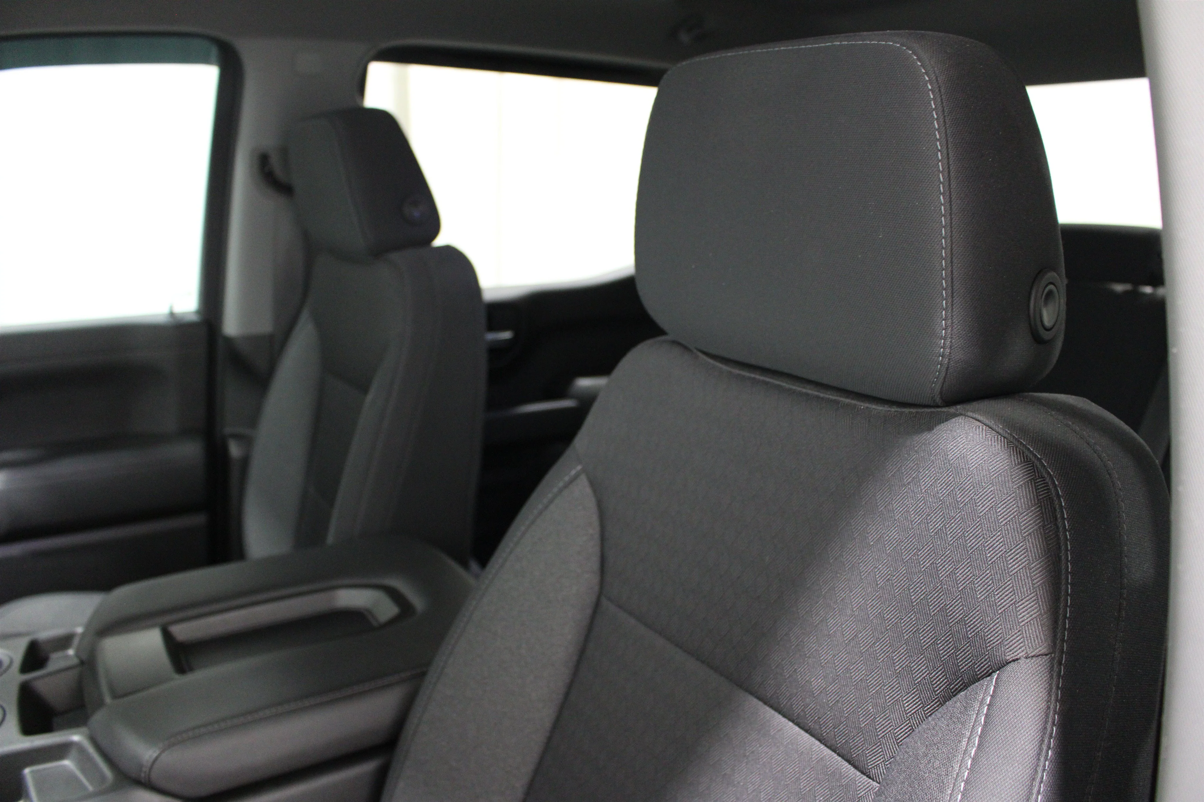 2021 Chevrolet Silverado 1500 LT - Photo 4