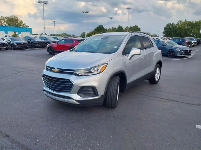 Used 2017 Silver Chevrolet LT image 4
