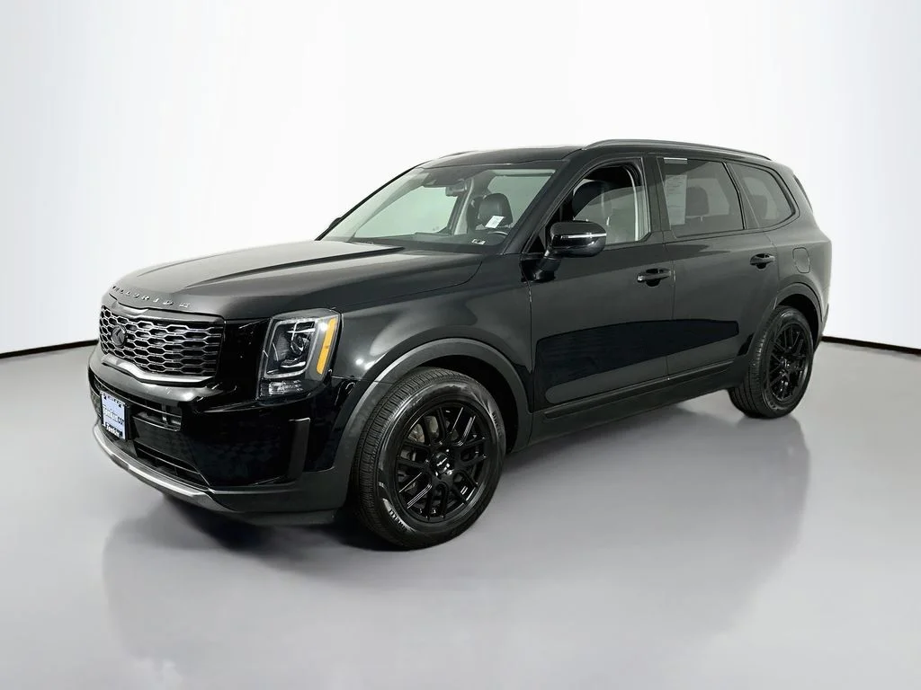 Used 2020 Ebony Black Kia EX image 4