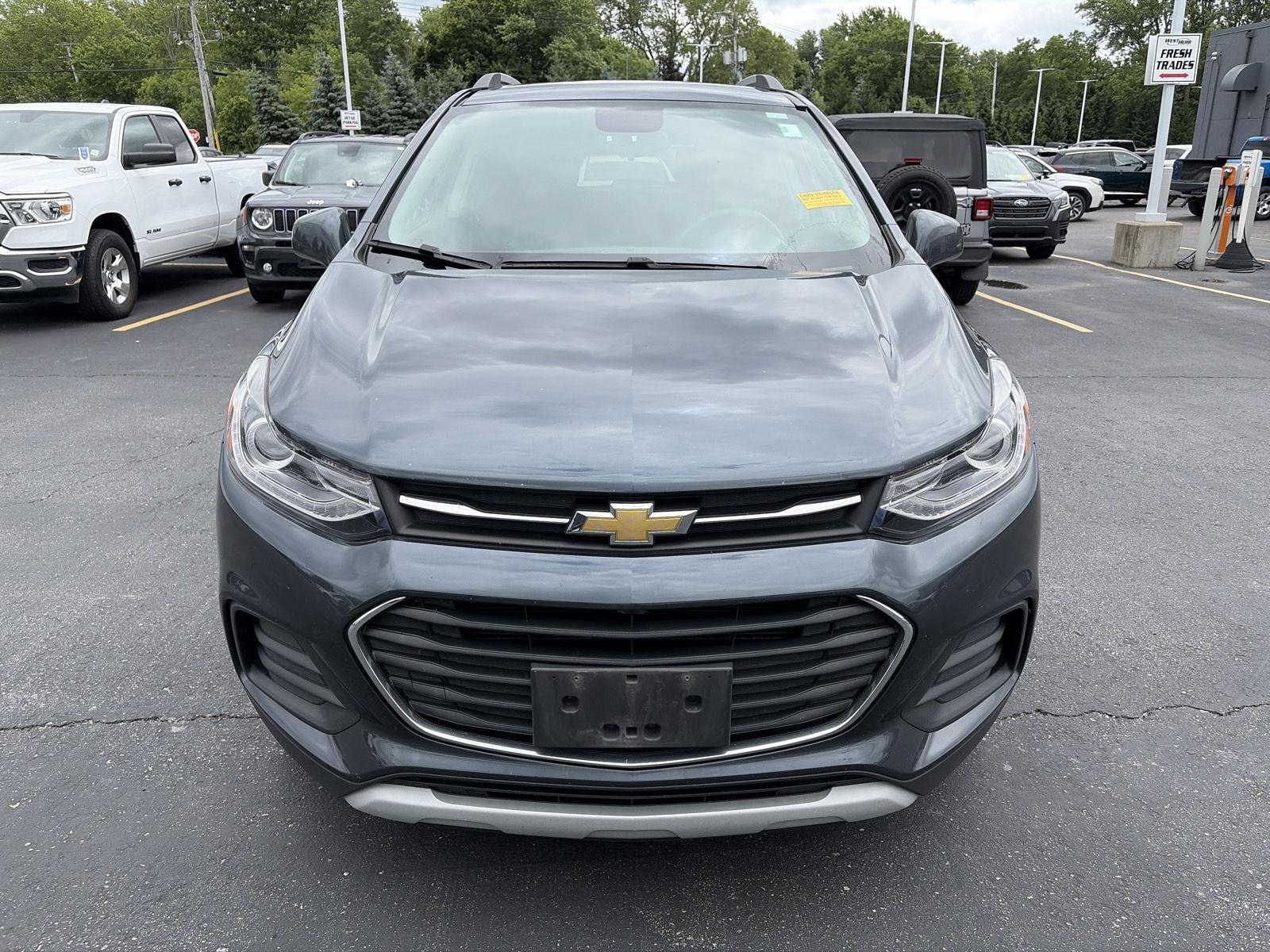 Used 2021  Chevrolet  image 2