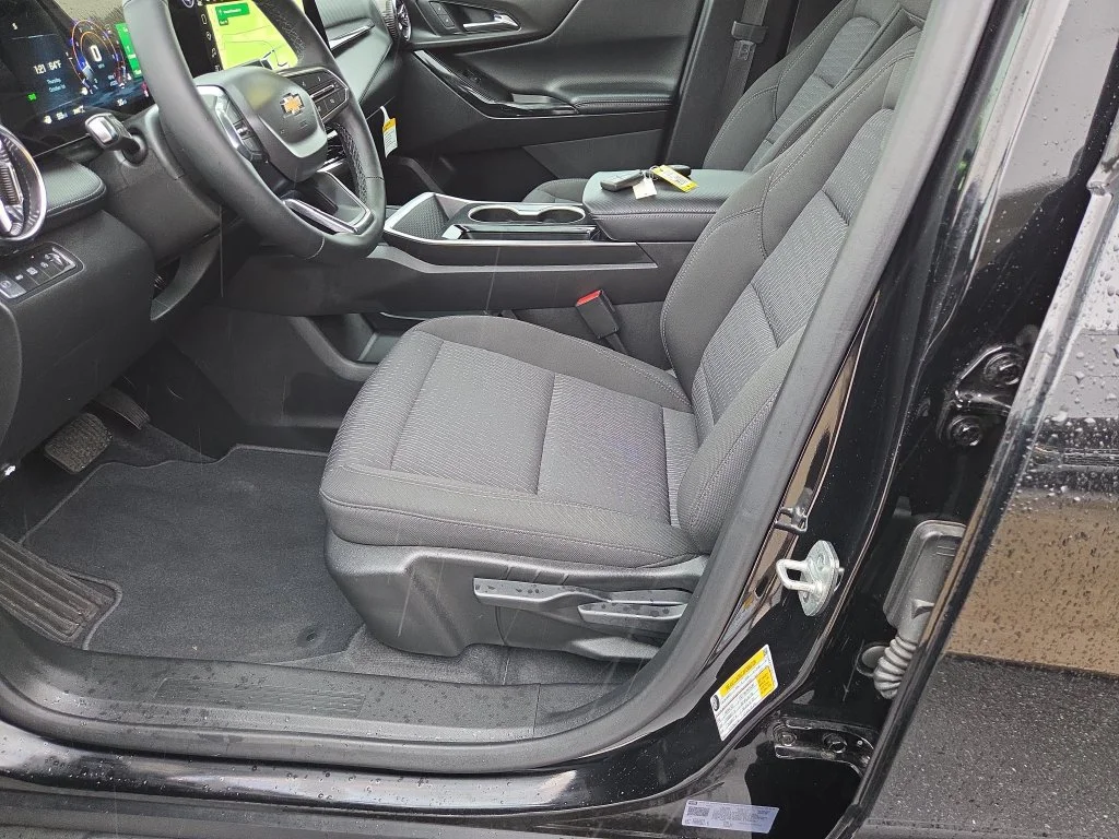 2025 Chevrolet Equinox LT - Photo 26
