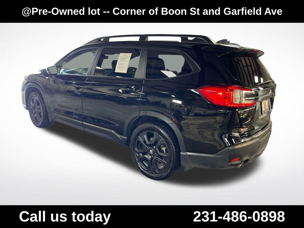 Used 2025 Black Subaru Onyx Edition Touring image 3