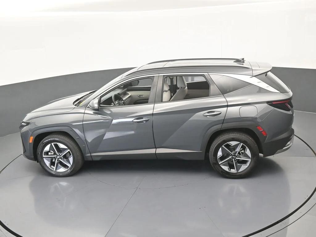 Used 2025 Ecotronic Gray Hyundai SEL Convenience image 51