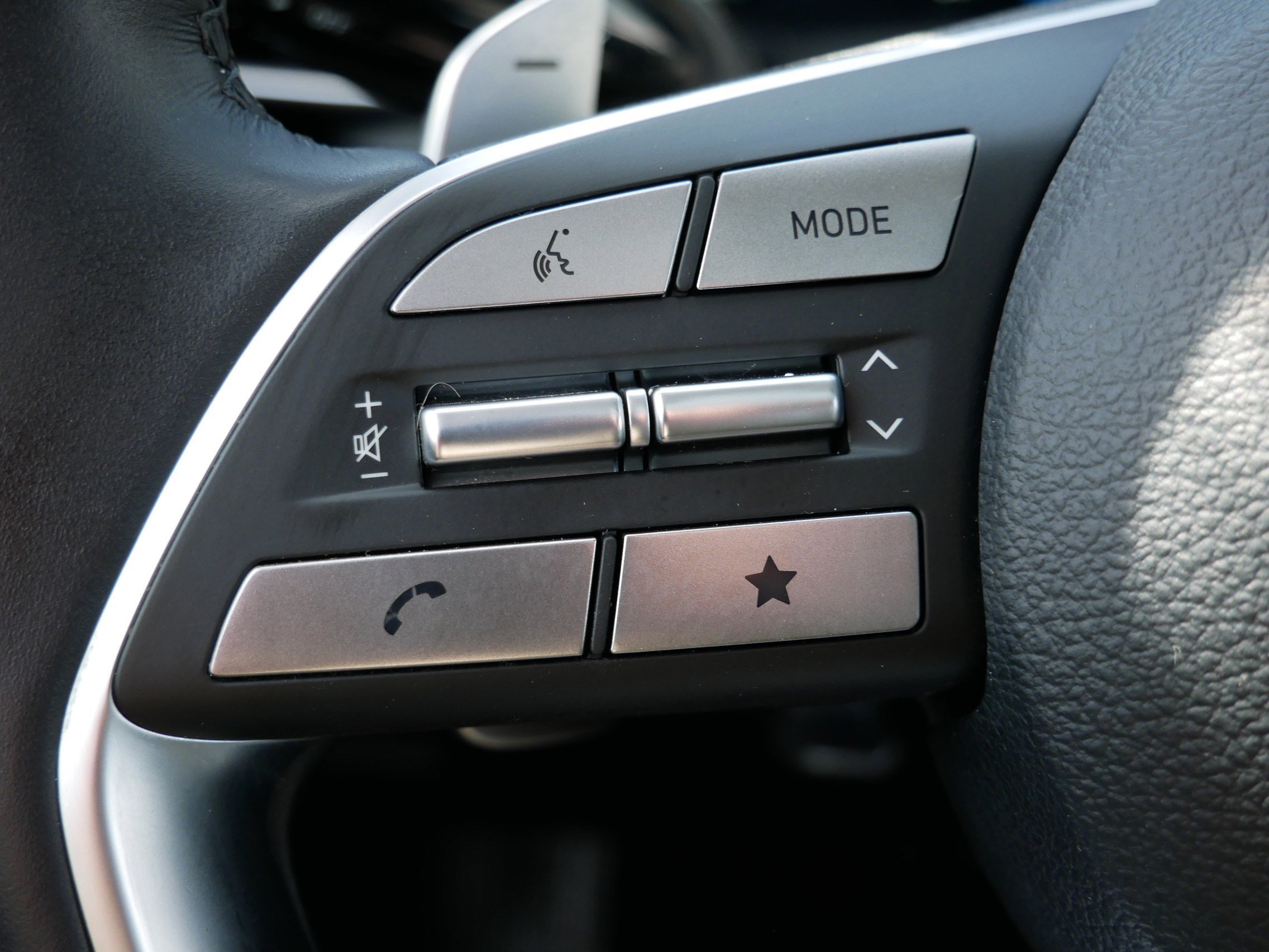 Certified Used 2023 Moonlight Cloud Hyundai Limited image 27