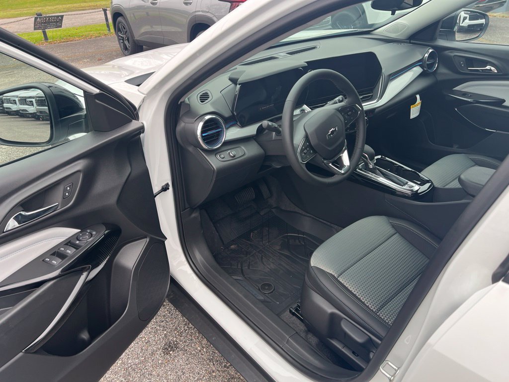 2026 Chevrolet Trax LT - Photo 11