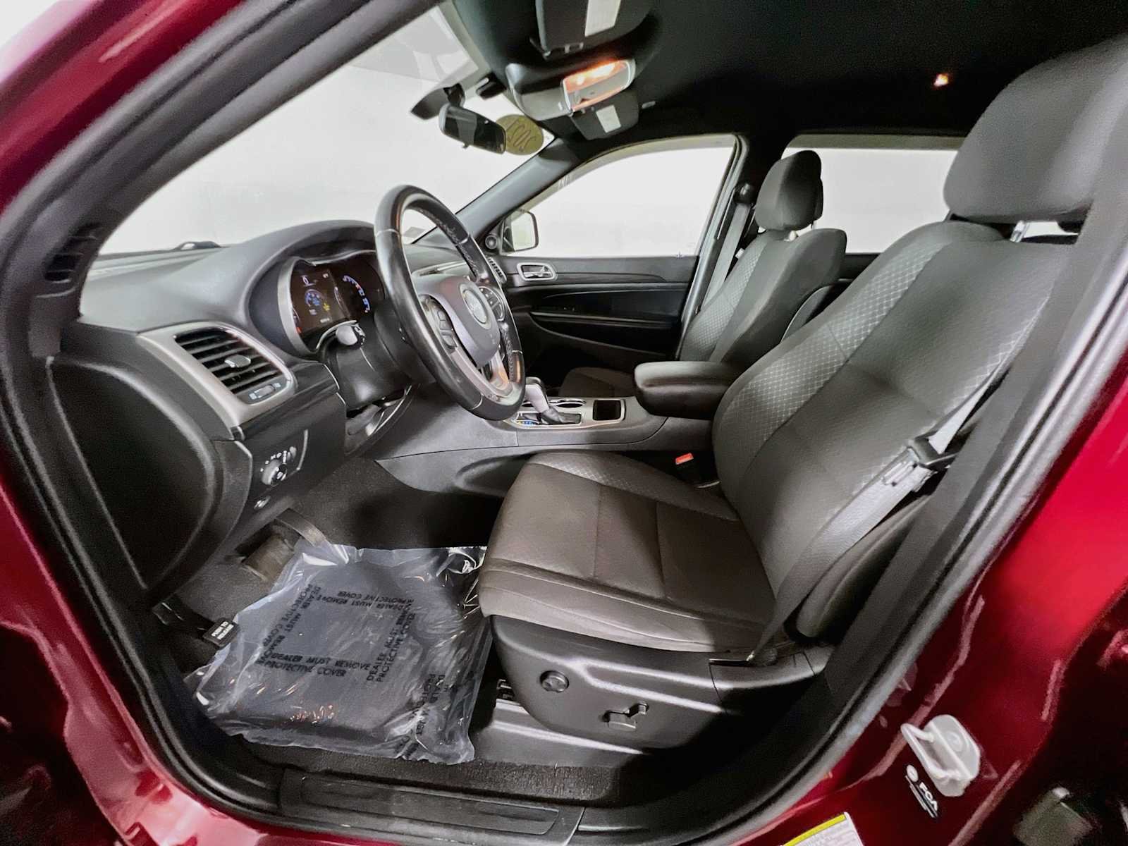 Used 2021 Velvet Red Pearlcoat Jeep Laredo E image 21