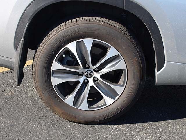 Used 2022 Celestial Silver Metallic Toyota XLE image 8