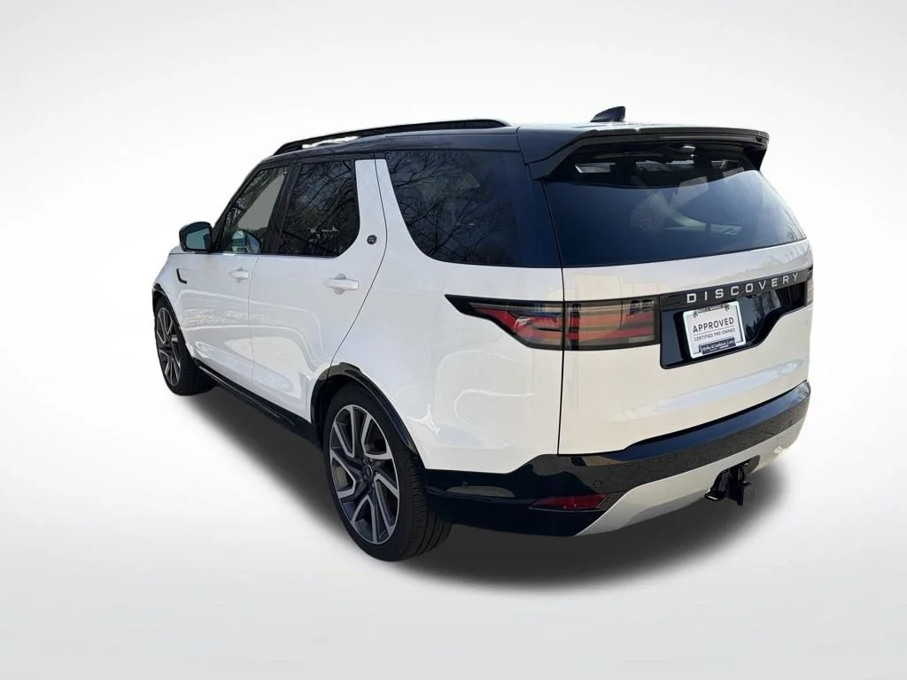 Used 2025 White Land Rover Metropolitan Edition image 6