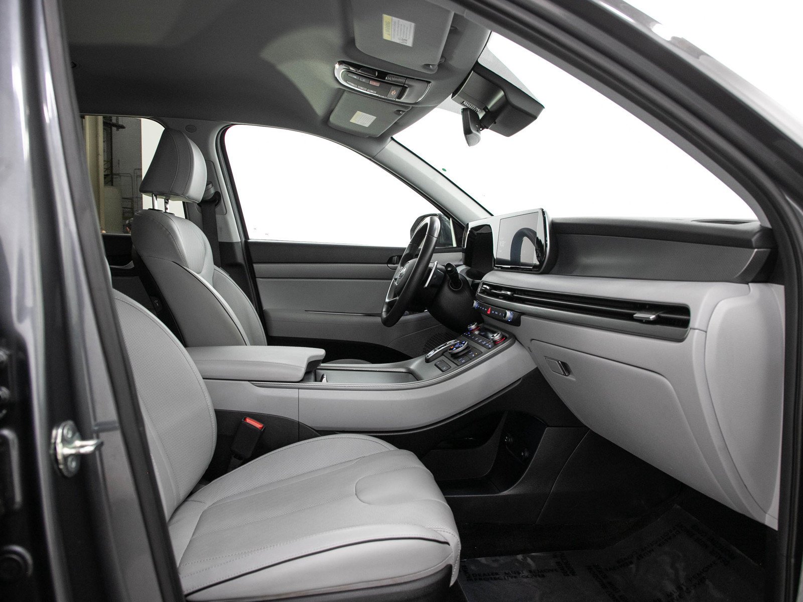 Used 2025 Steel Graphite Hyundai SEL AWD image 13