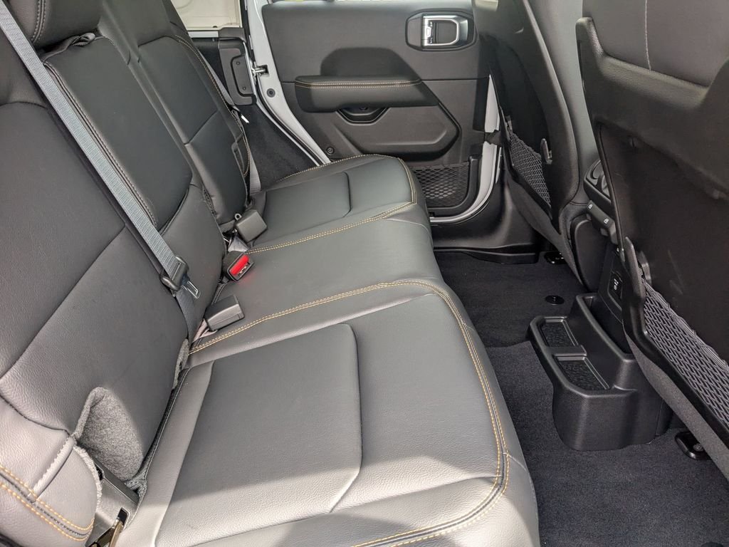 2025 Jeep Wrangler 4-Door Sahara - Photo 22