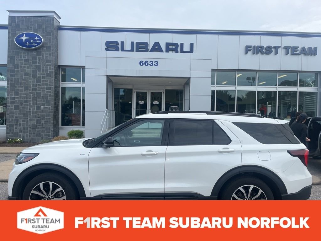 2025 Ford Explorer ST-LINE RWD (PL535)'s photo