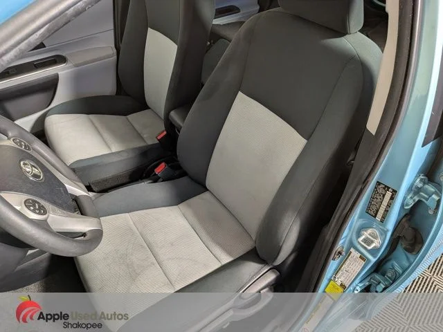 Used 2014  Toyota Two image 25