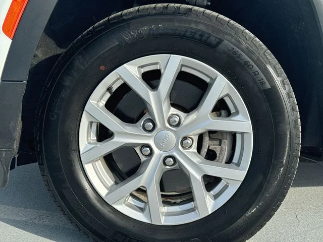 Used 2023 White Jeep Limited image 10