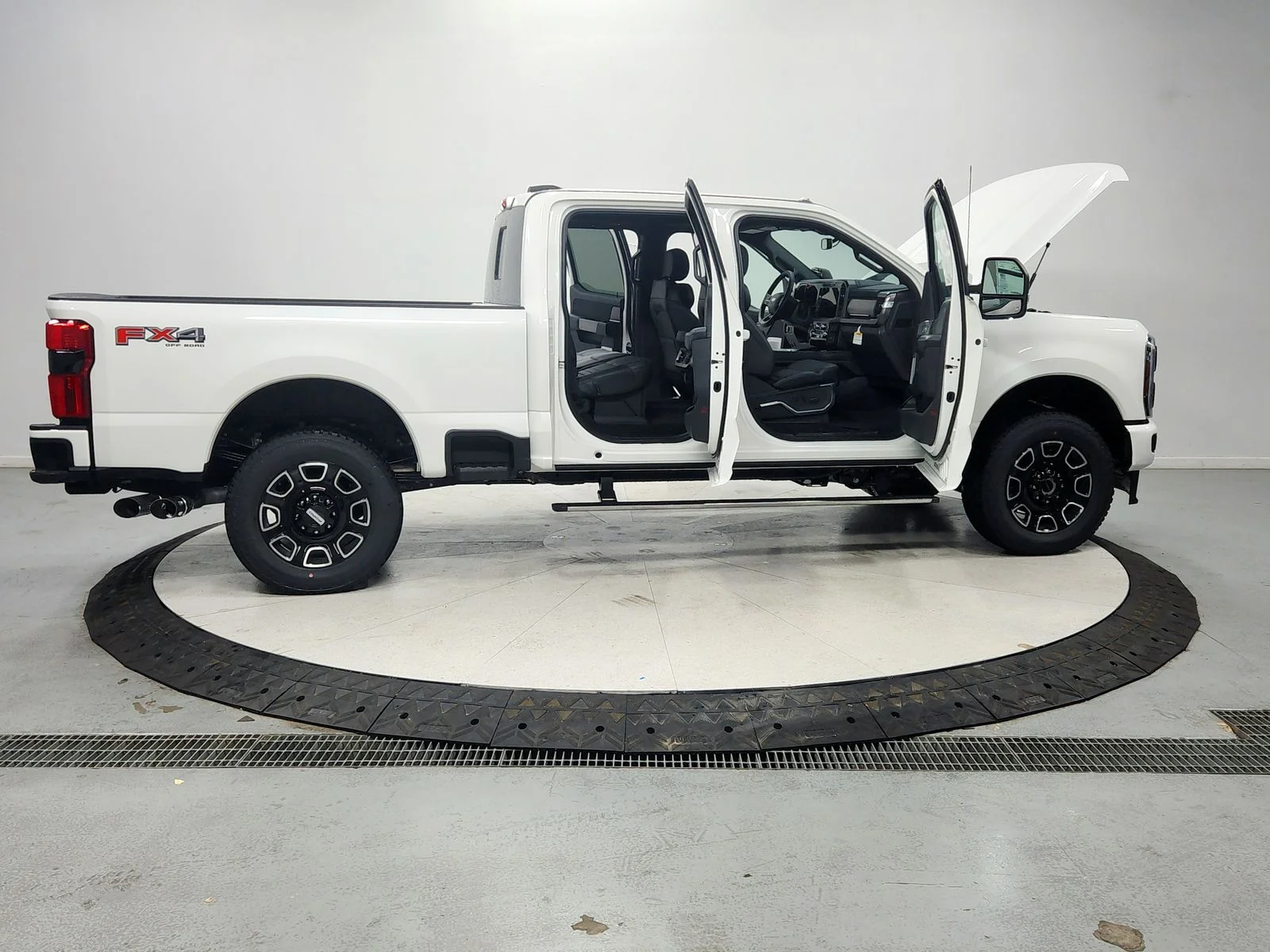New 2026 White Ford Platinum image 16