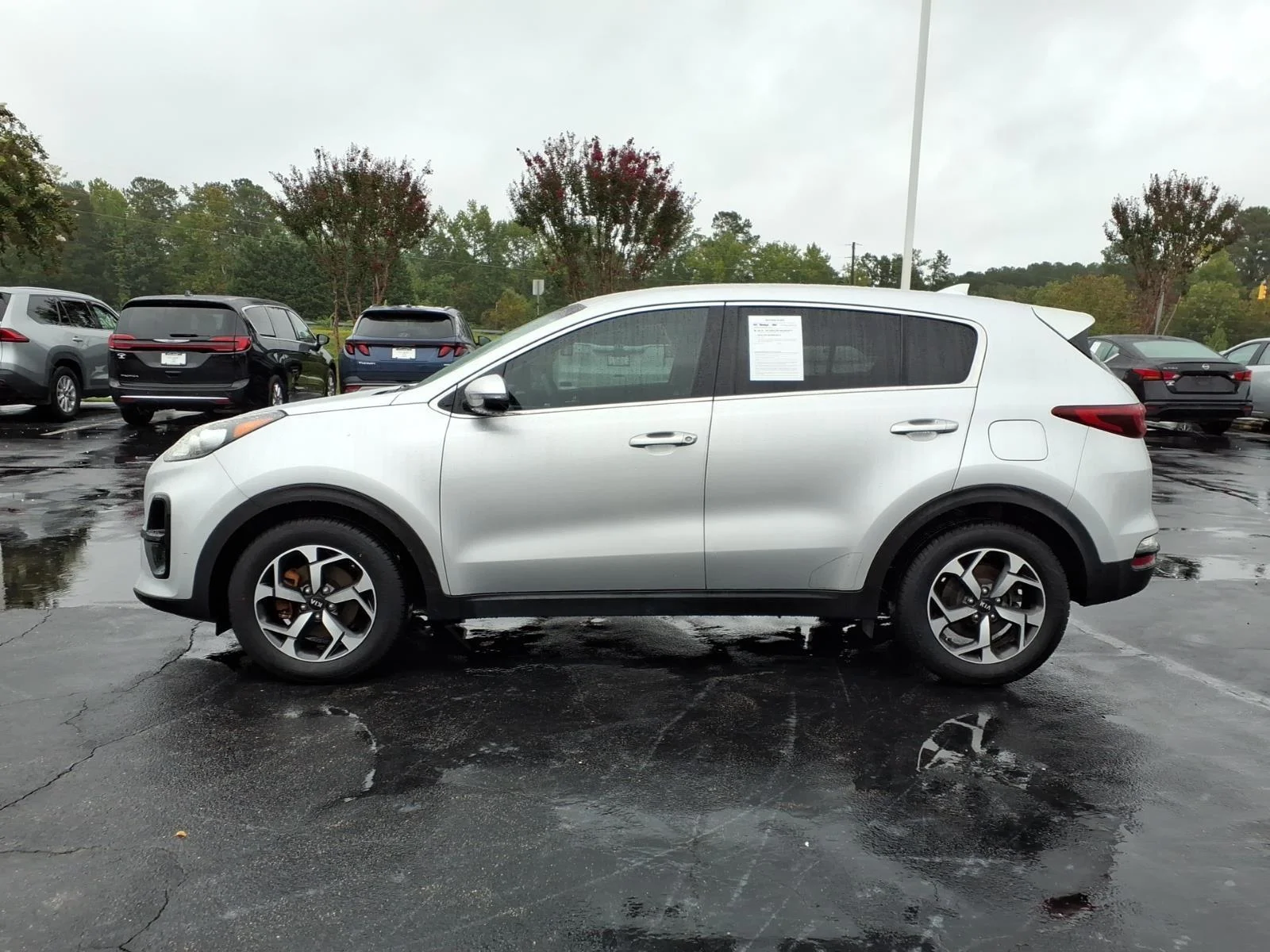Used 2021 Snow White Pearl Kia LX image 3