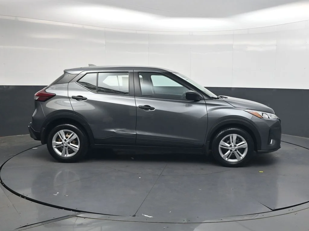 Used 2024 Gray Nissan S image 4