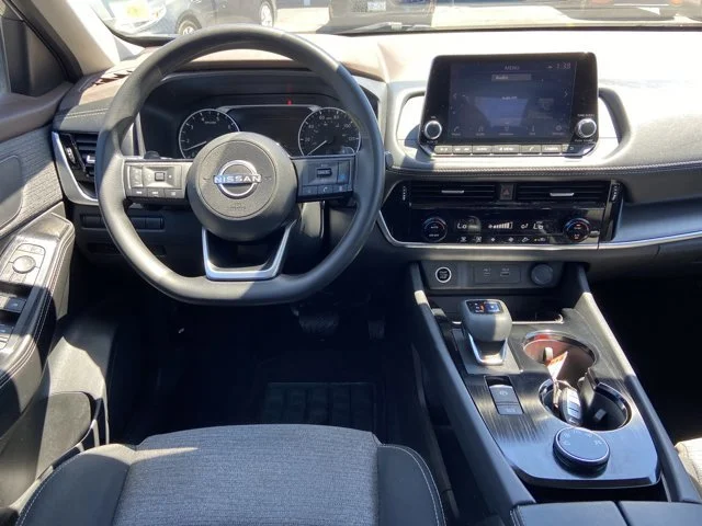 Certified Used 2022 Gun Metallic Nissan SV image 13