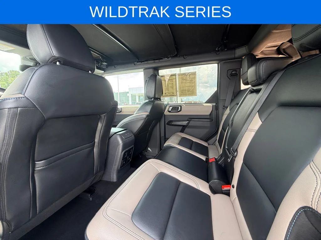 Used 2024 Gray Ford Wildtrak image 23