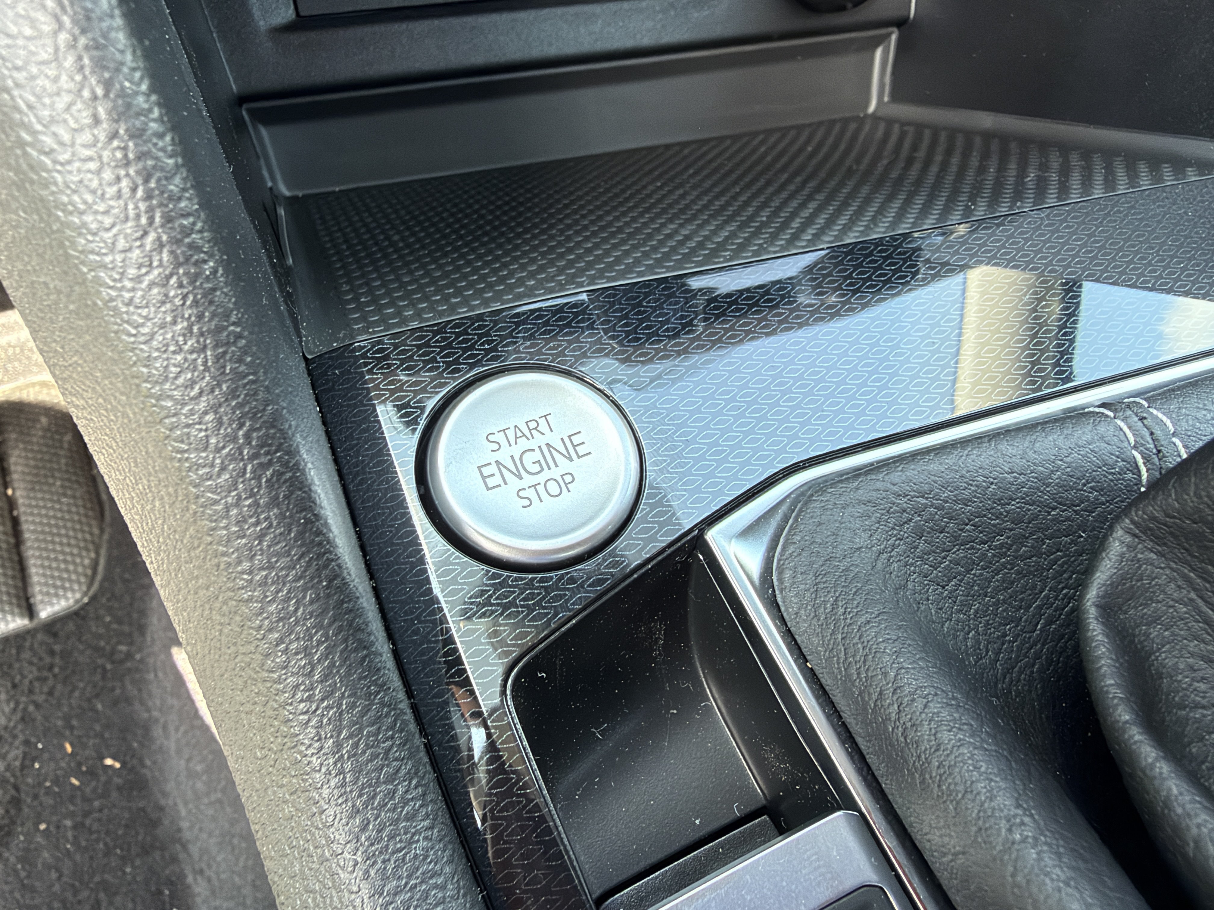 New 2026 Platinum Gray Metallic Volkswagen S image 21