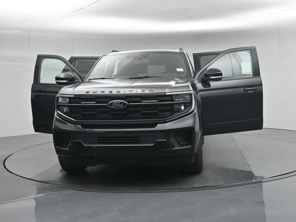 New 2026 Gray Ford Platinum image 34