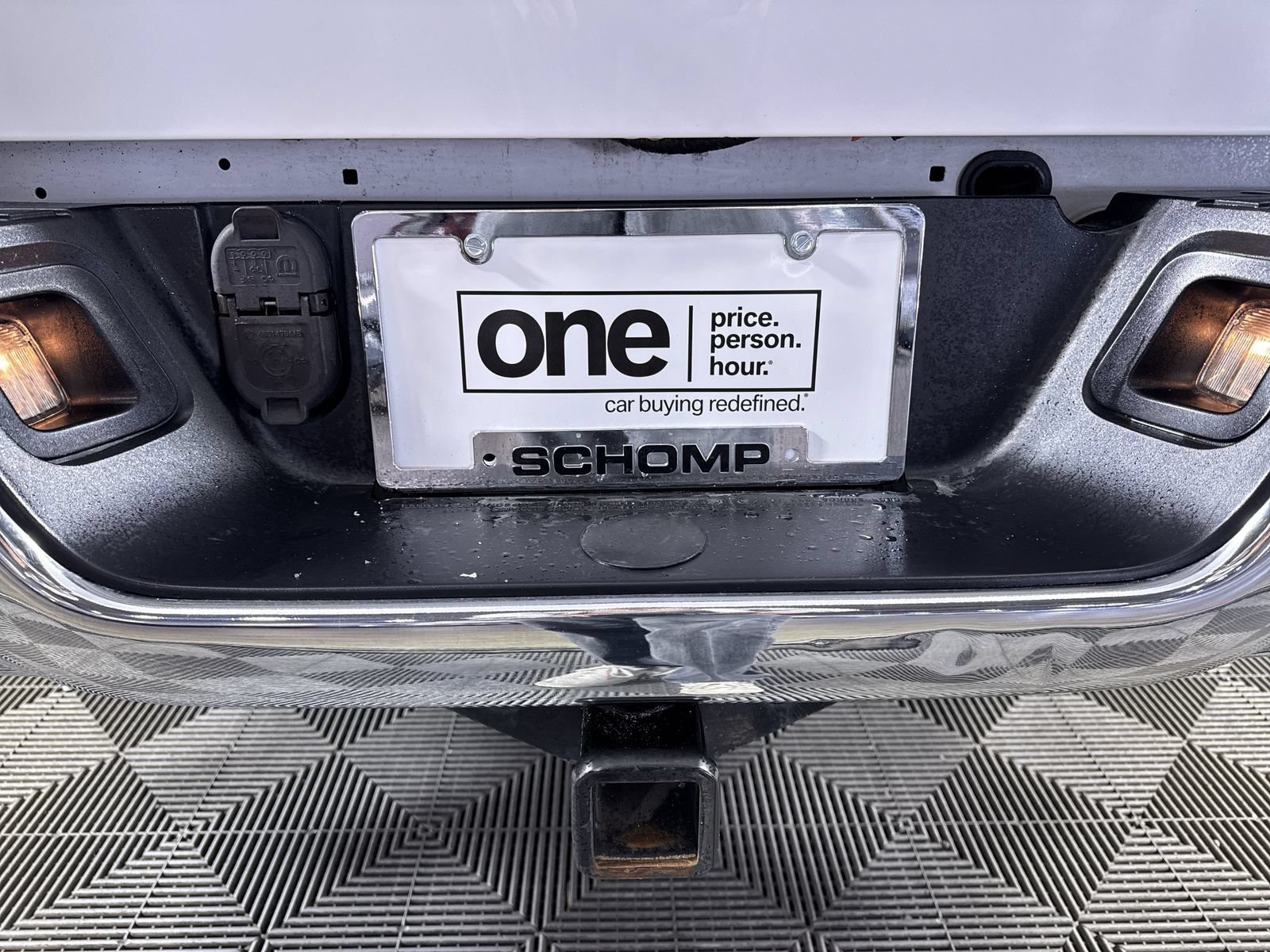 Used 2019 Bright White Clearcoat Ram SLT image 23