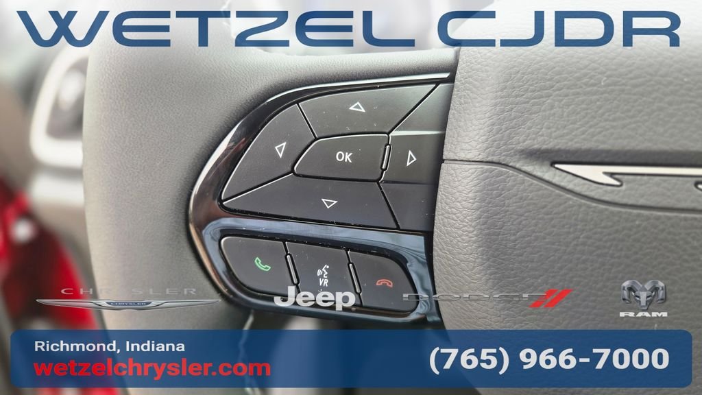 New 2027 Red Hot Pearl-Coat Exterior Paint Chrysler Limited image 22