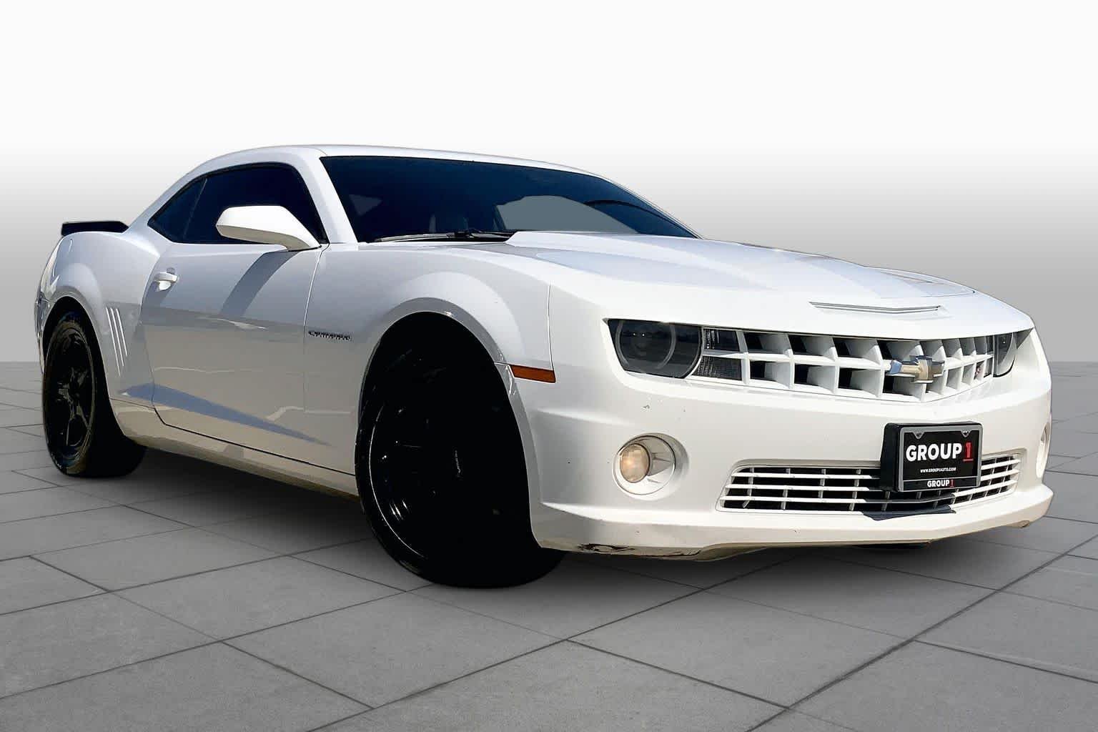 Used 2011 Summit White Chevrolet 2SS image 2