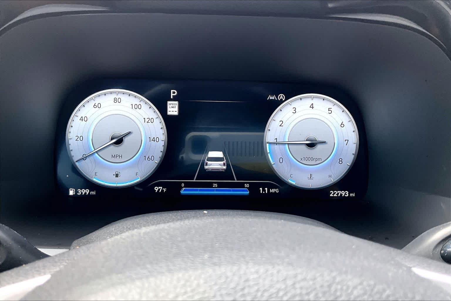 Used 2024 Moonlight Cloud Hyundai SEL 8P image 25