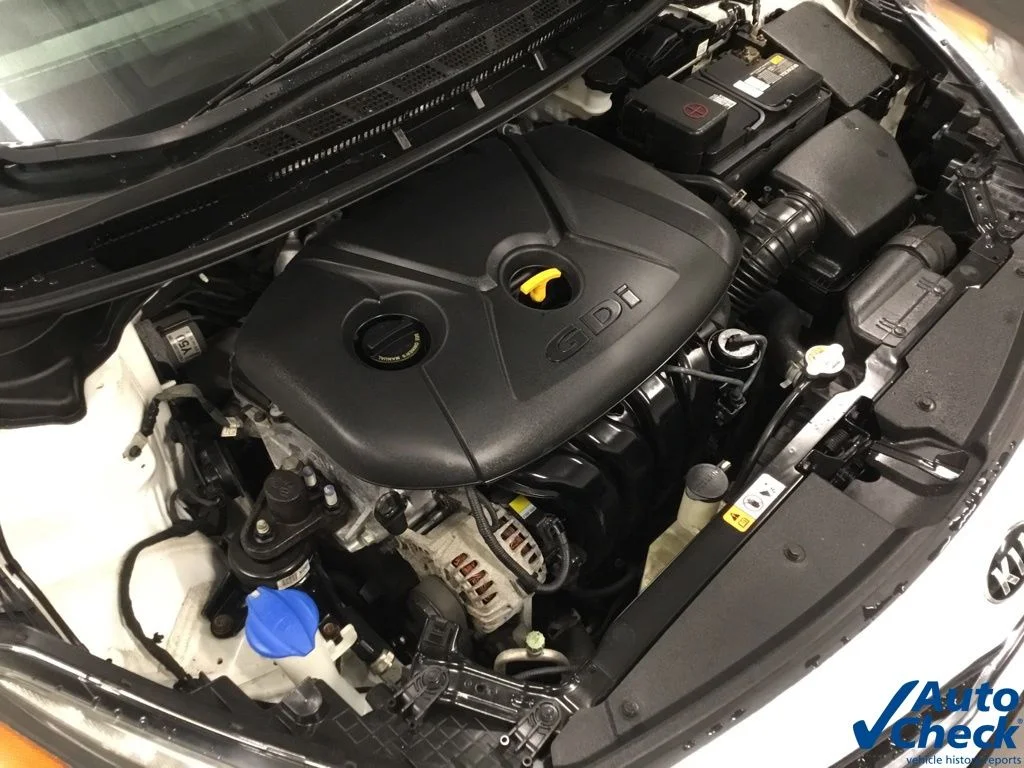 Used 2015 White Kia EX image 30